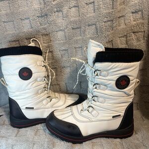 Women’s Cougar Bonair Waterproof White Lace-Up Boots size 8M Waterproof